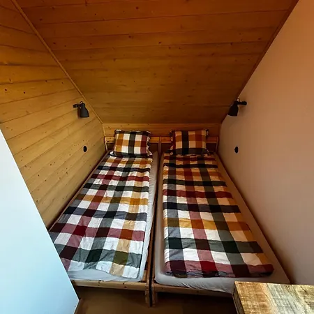 Holiday home Bor I Woda - Klimatyczny, Drewniany Dom W Sercu Jezior I Lasow Niesiolowice