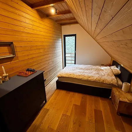 Holiday home Bor I Woda - Klimatyczny, Drewniany Dom W Sercu Jezior I Lasow Niesiolowice
